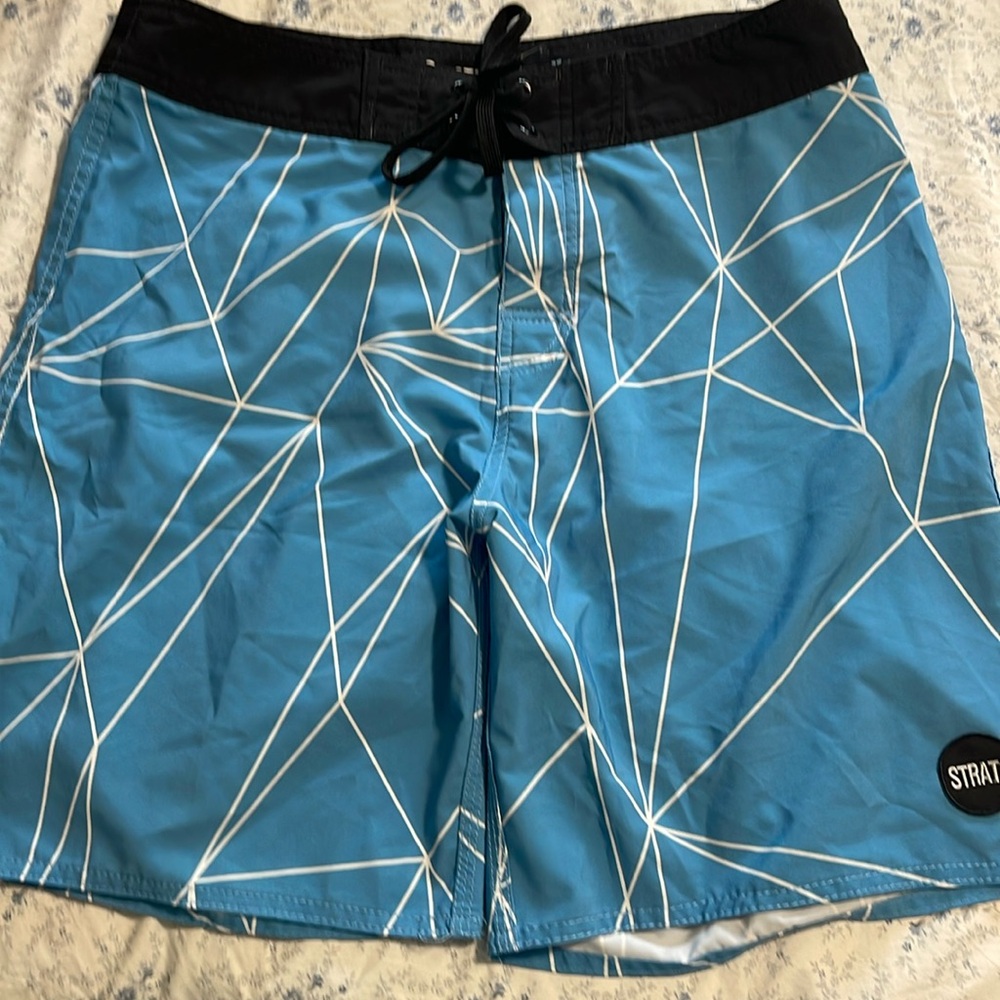 B08845 Strata blue short - Size 32 board shirt surfing swim running